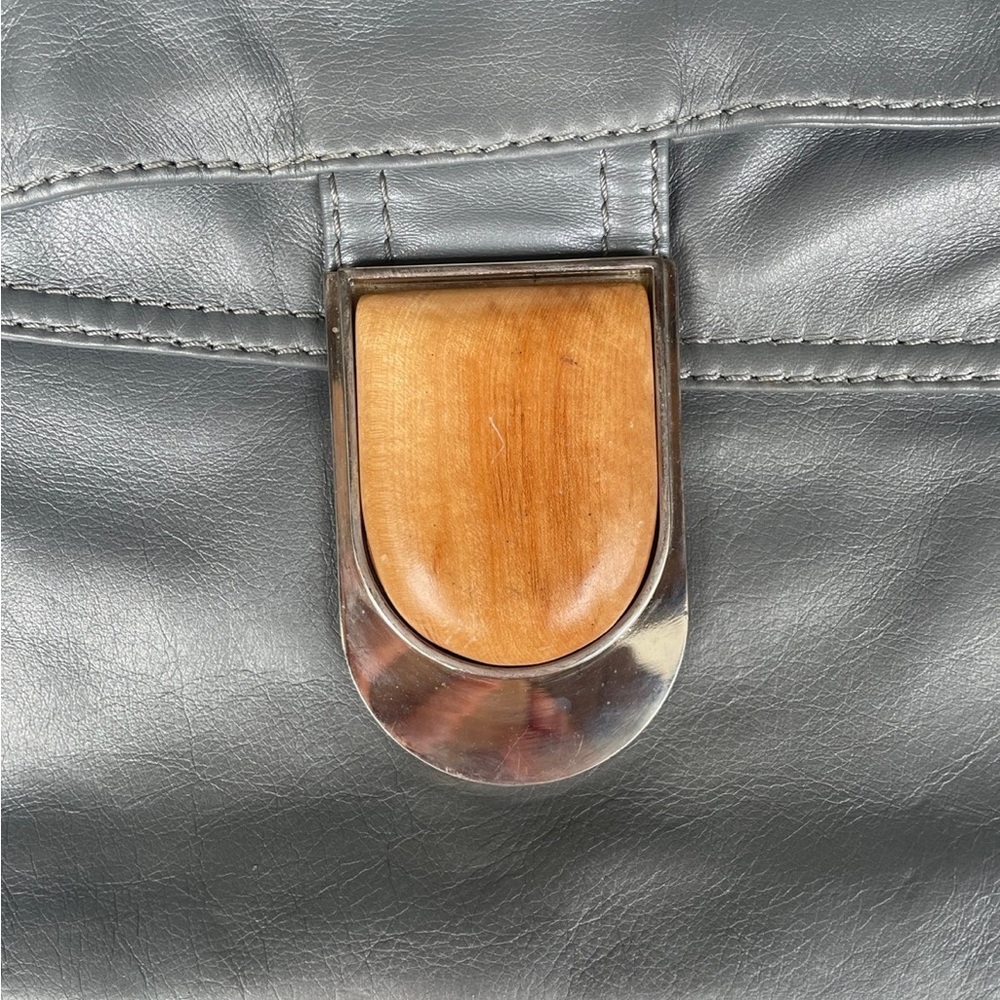 Gustto Flap Clutch - Picture 2 of 9